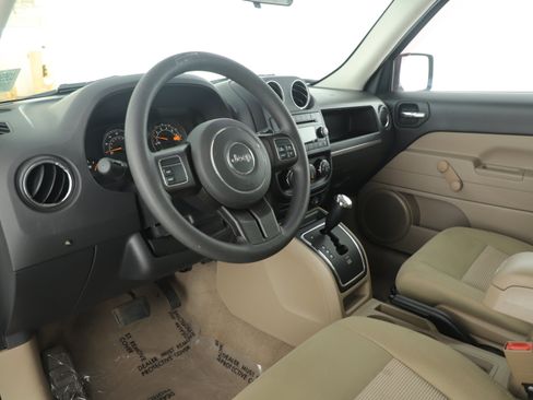 Used 2015 Jeep Patriot Sport FWD image 8