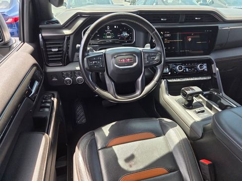 Used 2023 GMC Sierra 1500 AT4 w/ AT4 Premium Package AWD/4WD image 9