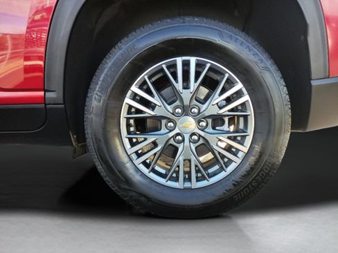 Used 2024 Chevrolet Traverse LT w/ Trailering Package image 16