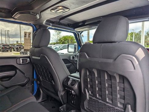 Used 2020 Jeep Gladiator Rubicon w/ Trailer Tow Package image 12