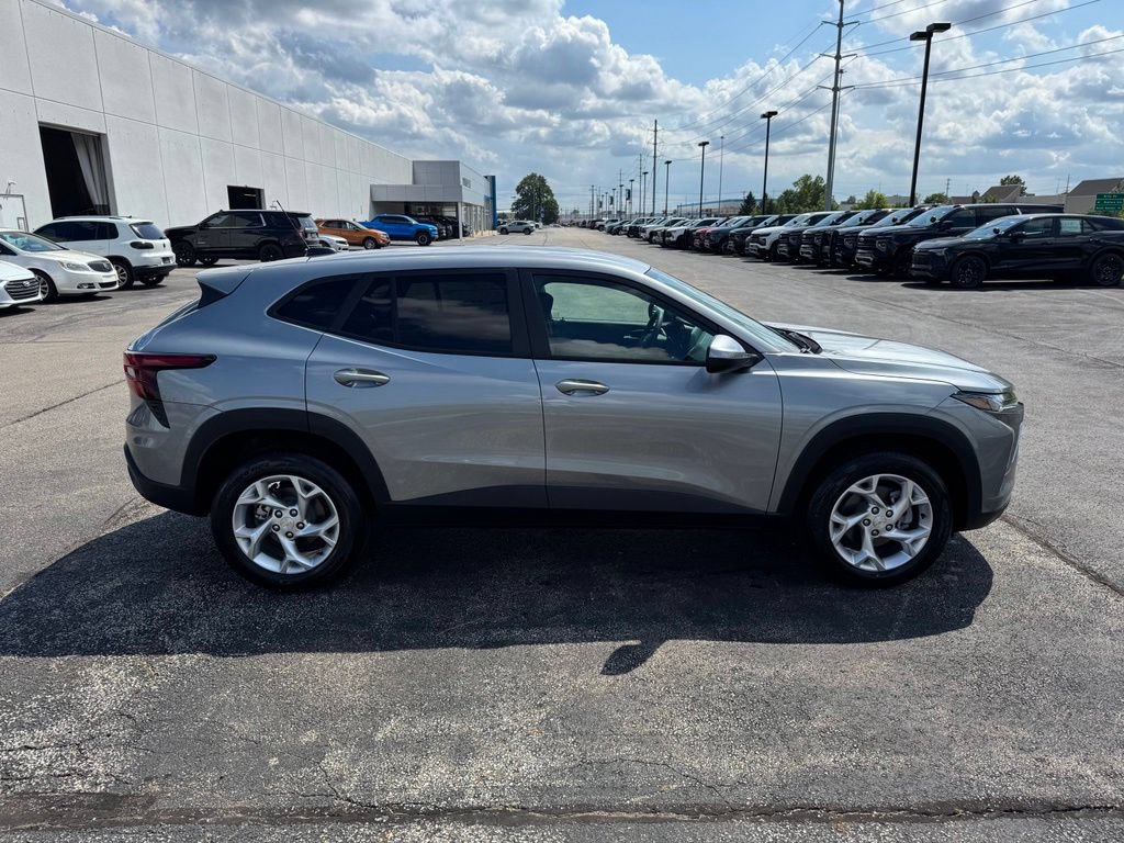 New 2026 Chevrolet Trax LS w/ LS Convenience Package FWD image 8