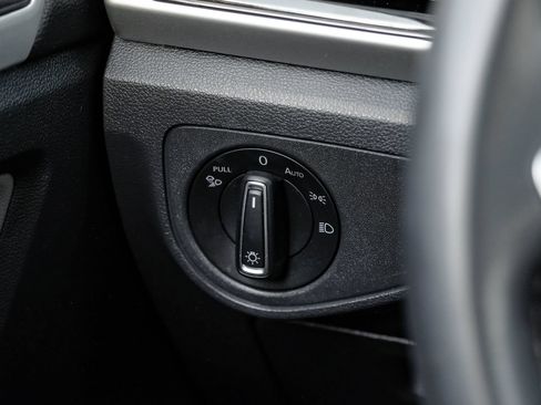 Used 2021 Volkswagen Atlas Cross Sport SEL FWD image 27