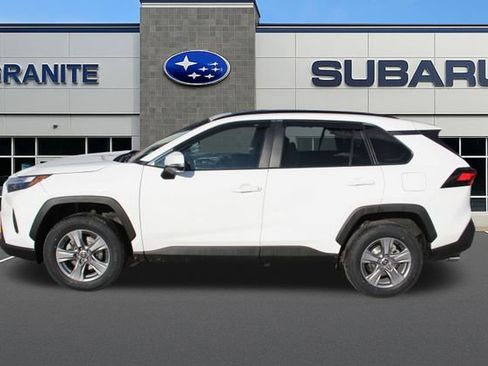 Used 2022 Toyota RAV4 XLE w/ Convenience Package image 12