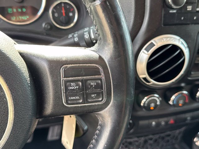 Used 2018 Jeep Wrangler Unlimited Sahara w/ Connectivity Group AWD/4WD image 25