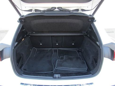 Used 2022 Mercedes-Benz GLA 250 4MATIC w/ Premium Package Lite image 25