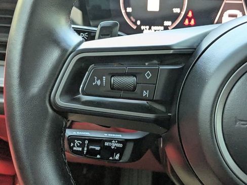 Used 2025 Porsche 911 Carrera image 27