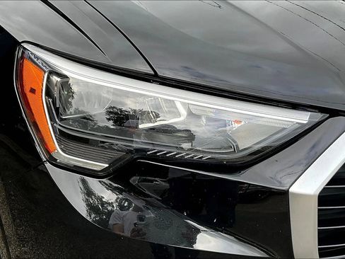 Used 2021 Audi Q3 2.0T Premium image 28