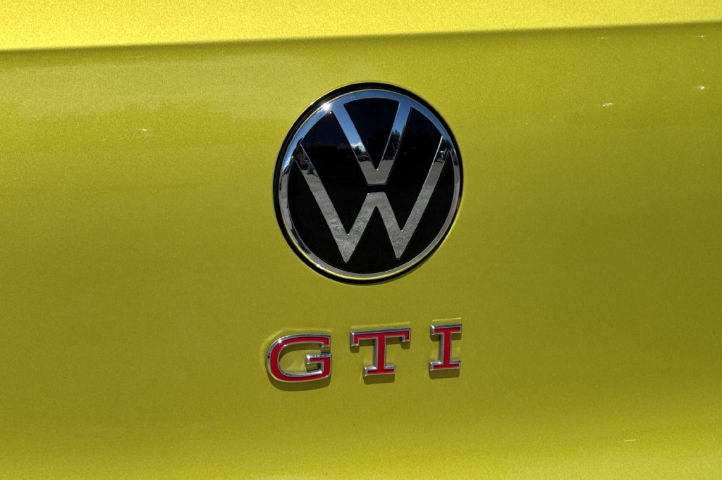 Used 2023 Volkswagen GTI 40th Anniversary Edition FWD image 25
