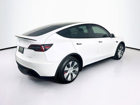 Used 2023 Tesla Model Y Long Range image 9