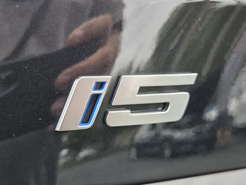 Certified 2026 BMW i5 eDrive40 w/ M Sport Package AWD/4WD image 19