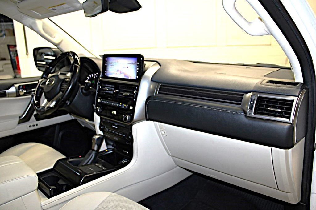 Used 2022 Lexus GX 460 Premium w/ Premium Plus Package AWD/4WD image 29