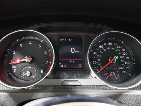 Used 2017 Volkswagen Golf S image 34