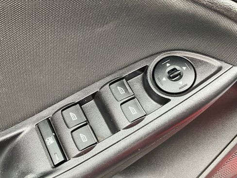 Used 2015 Ford Focus SE FWD image 27