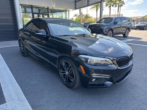 Used 2020 BMW 230i Coupe w/ M Sport Package image 4