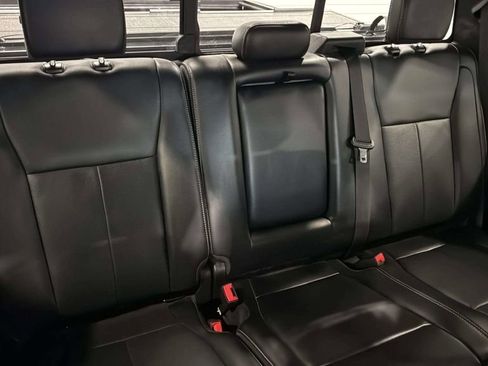 Used 2019 Ford F150 Lariat w/ Equipment Group 502A Luxury AWD/4WD image 12