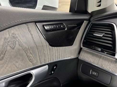 Used 2024 Volvo XC90 B6 Ultimate w/ Protection Package Premier image 28