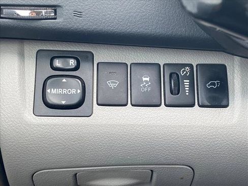 Used 2013 Toyota Highlander SE FWD image 17