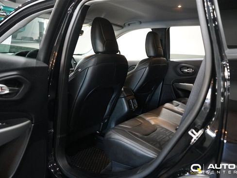 Used 2022 Jeep Cherokee Sport AWD/4WD image 30