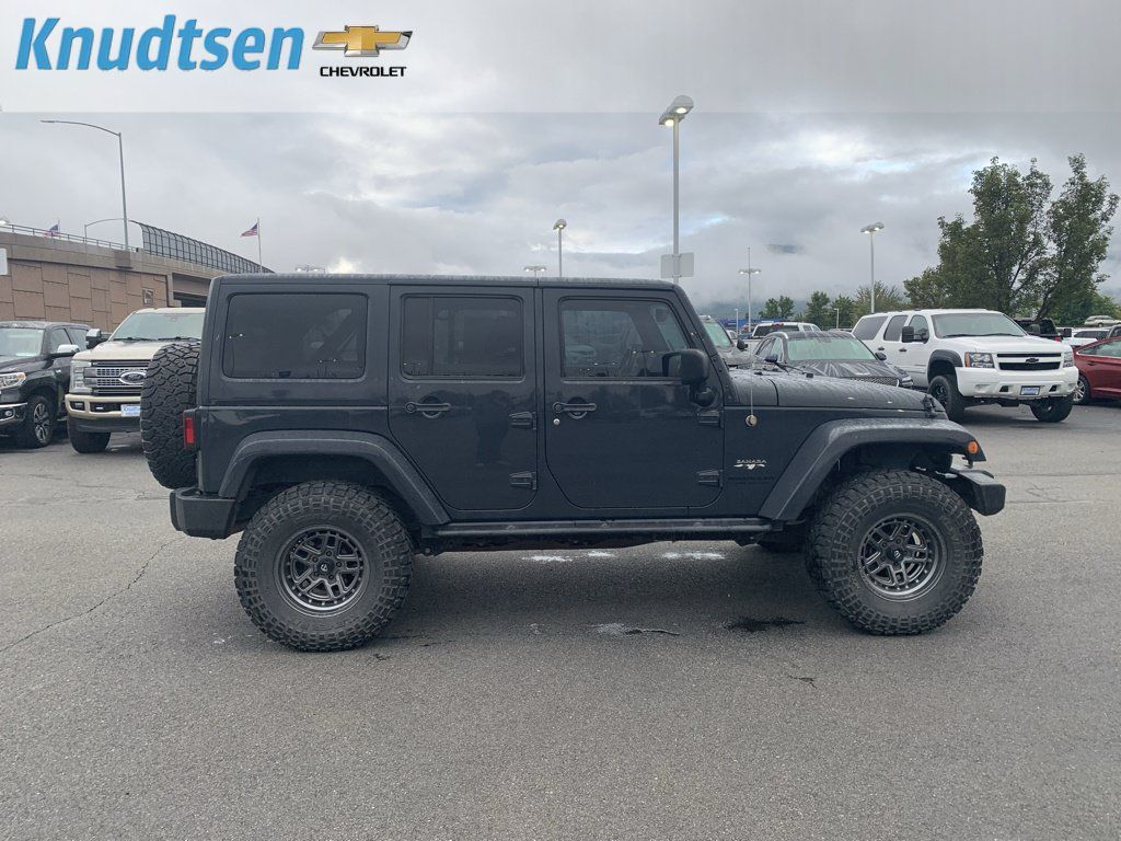 Used 2016 Jeep Wrangler Unlimited Sahara w/ Max Tow Package AWD/4WD image 8