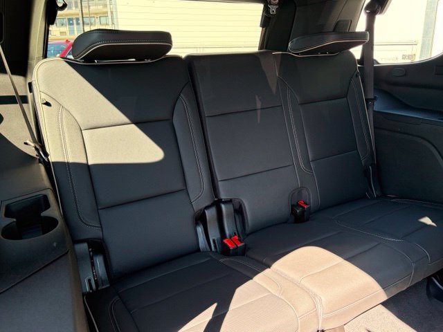 Used 2024 Chevrolet Tahoe Premier w/ Premium Package AWD/4WD image 33