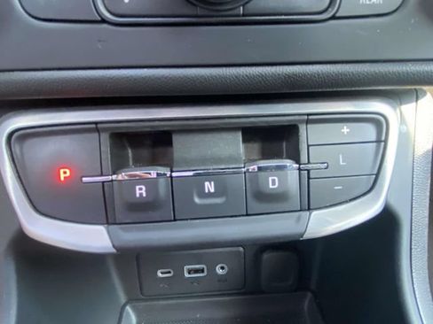 Certified 2024 GMC Terrain SLE w/ Driver Convenience Package FWD image 20