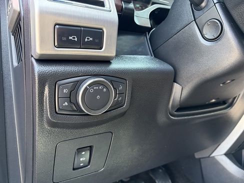 Used 2015 Ford F150 Platinum w/ Technology Package AWD/4WD image 25