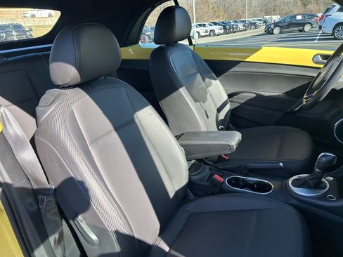 Used 2016 Volkswagen Beetle 1.8T SE image 28