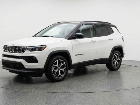 Used 2025 Jeep Compass Limited image 3