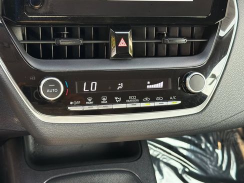 Used 2023 Toyota Corolla LE FWD image 30