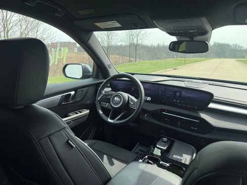 Used 2025 Buick Enclave Preferred image 21