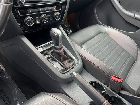 Used 2016 Volkswagen Jetta GLI SE image 25