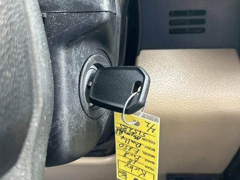 Used 2018 Ford F350 XLT image 32