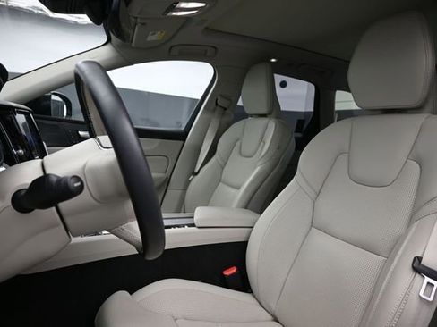Used 2023 Volvo XC60 B5 Ultimate w/ Climate Package AWD/4WD image 10