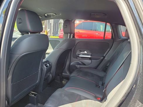Used 2025 Mercedes-Benz GLA 250 image 12