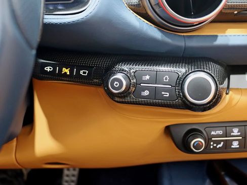 Used 2021 Ferrari 812 GTS RWD image 33