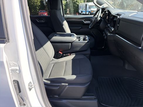 Used 2025 Chevrolet Silverado 1500 LT image 13