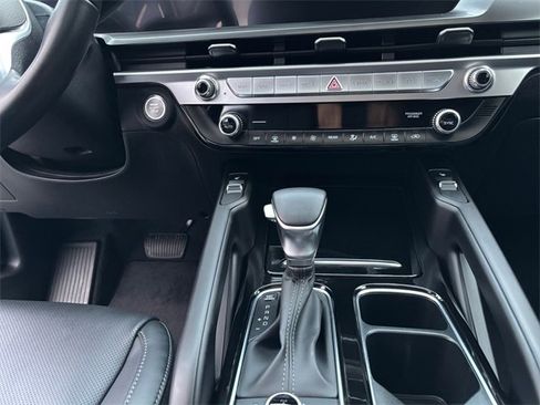 Used 2025 Kia Telluride S image 11