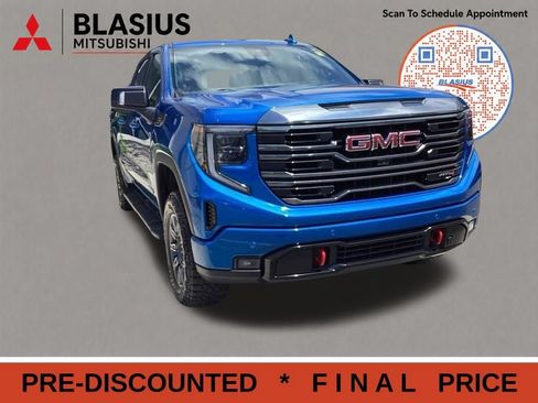 Used 2024 GMC Sierra 1500 AT4 w/ AT4 Preferred Package AWD/4WD image 2