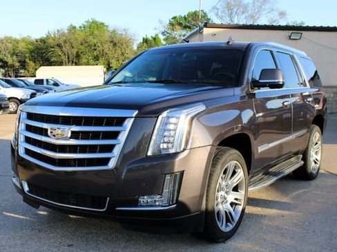 Used 2016 Cadillac Escalade Luxury RWD image 7