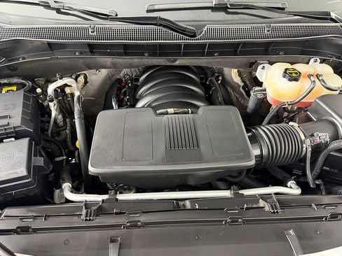 Used 2025 Chevrolet Suburban Z71 AWD/4WD image 35