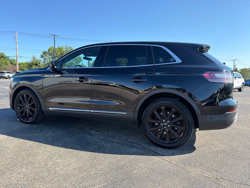 Used 2023 Lincoln Nautilus Reserve w/ Equipment Group 201A AWD/4WD image 8