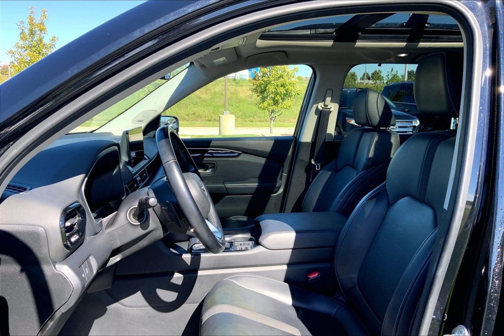 Used 2023 Honda Pilot Touring image 9