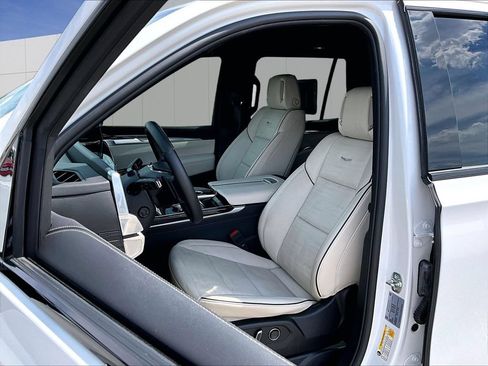 Used 2025 Cadillac Escalade Sport w/ Touring Package AWD/4WD image 5