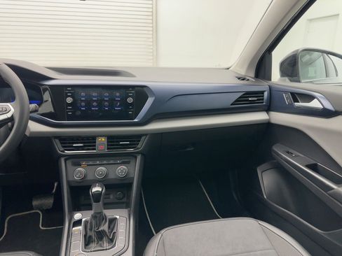 Used 2022 Volkswagen Taos SE w/ Panoramic Sunroof Package image 27