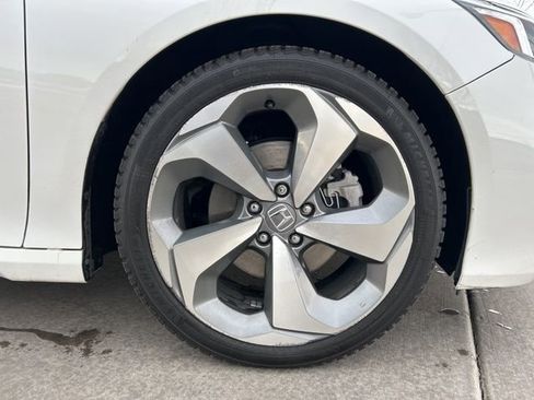 Used 2019 Honda Accord Touring image 31