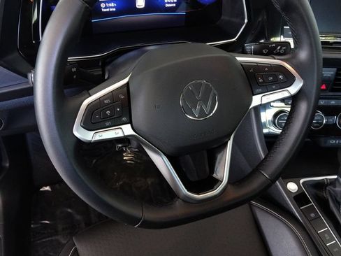 Certified 2023 Volkswagen Jetta SE FWD image 12