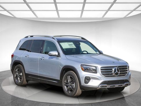 New 2026 Mercedes-Benz GLB 250 4MATIC image 5