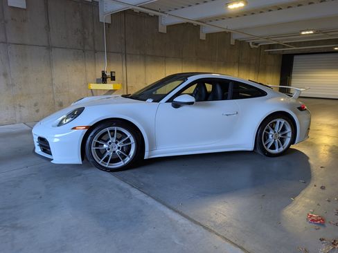 Used 2025 Porsche 911 Carrera image 2