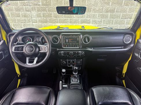 Used 2023 Jeep Wrangler Unlimited Sahara w/ Cold Weather Group AWD/4WD image 29