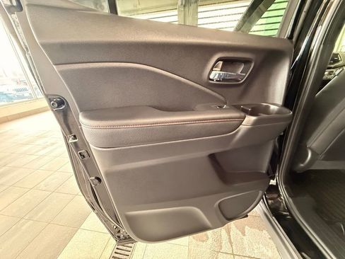 Used 2025 Honda Ridgeline Black Edition image 42